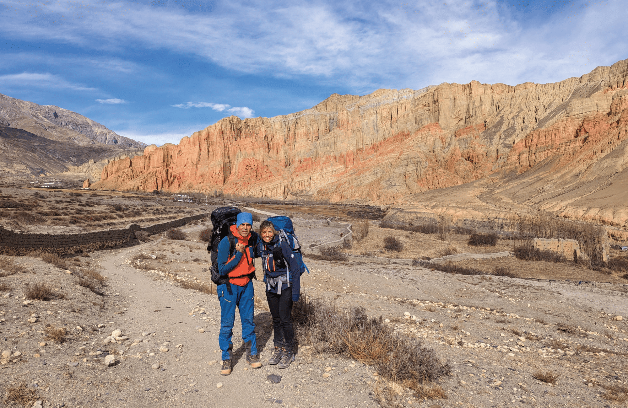 Falaises ocre et canyons du Mustang